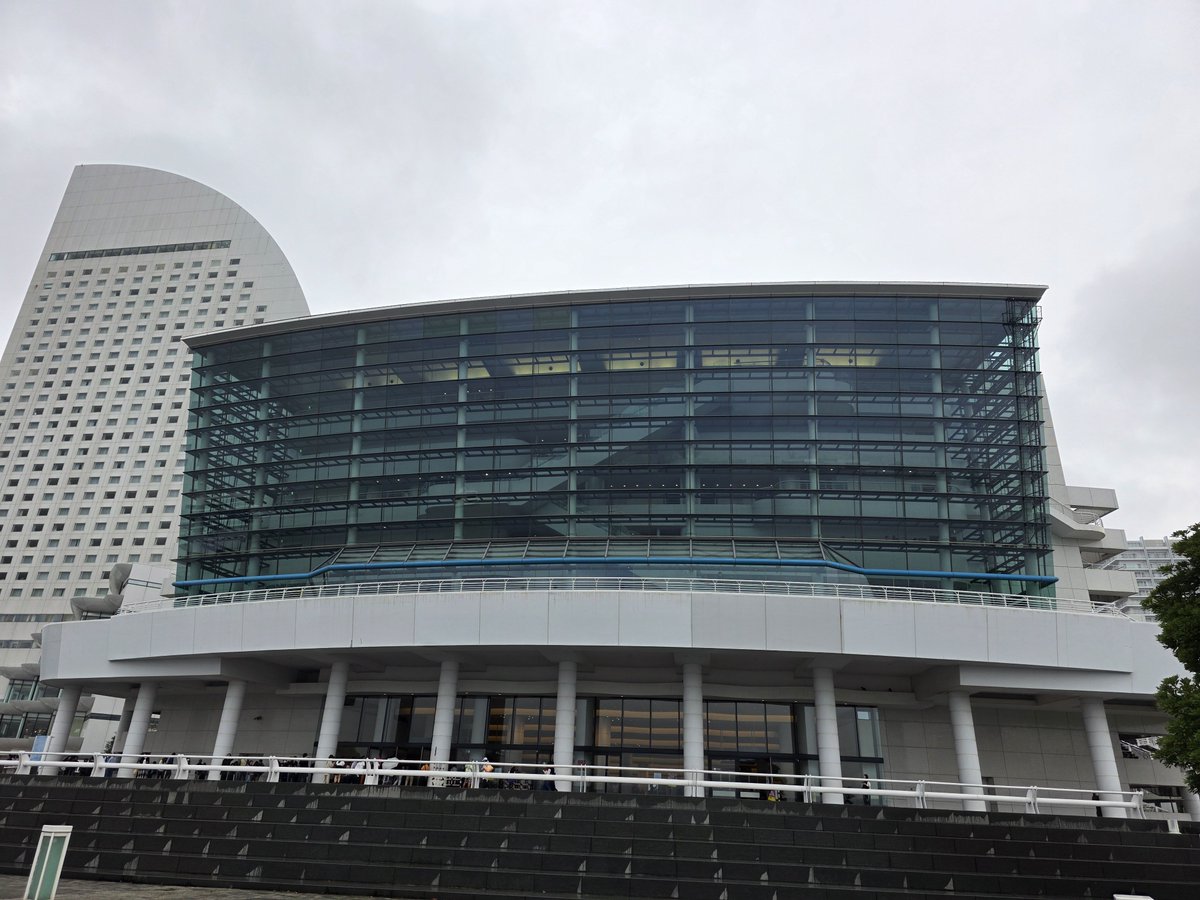 westiguchi's tweet photo. 笑激！！お笑いカーニバルin パシフィコ横浜、ありがとうございました！！
5000人の前で漫才できて、最高でした😊 https://t.co/5COxMAXZxC