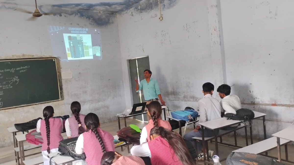 AcicMiet's tweet photo. Workshop/Seminar 22/09/2026 : One day workshop done on Basic of Embedded System to the students of G.S. Inter College, Panchli, Meerut (U.P.)
#acicmiet #atlinnovation #MIET
@AIMtoInnovate @NITIAayog https://t.co/wgWuGr8HnZ