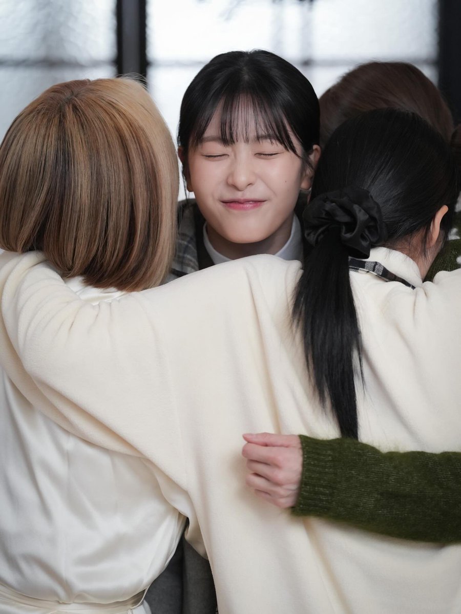 ohyejur's tweet photo. can’t believe this journey is officially wrapped up :( taking those photobooth pics in our school uniforms with the chick headbands felt like peak high school core memory, but getting to share those big group hugs on set actually had me in my feelings for real. https://t.co/jWDEfto1yw