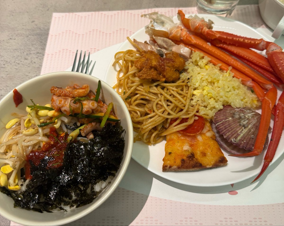 ip3vx's tweet photo. 고의로 너무 많이 먹었어요
빕스 비빔밥 개ㅐㅐㅐㅐㅐ맛있다.. https://t.co/wCyKwMaKEK