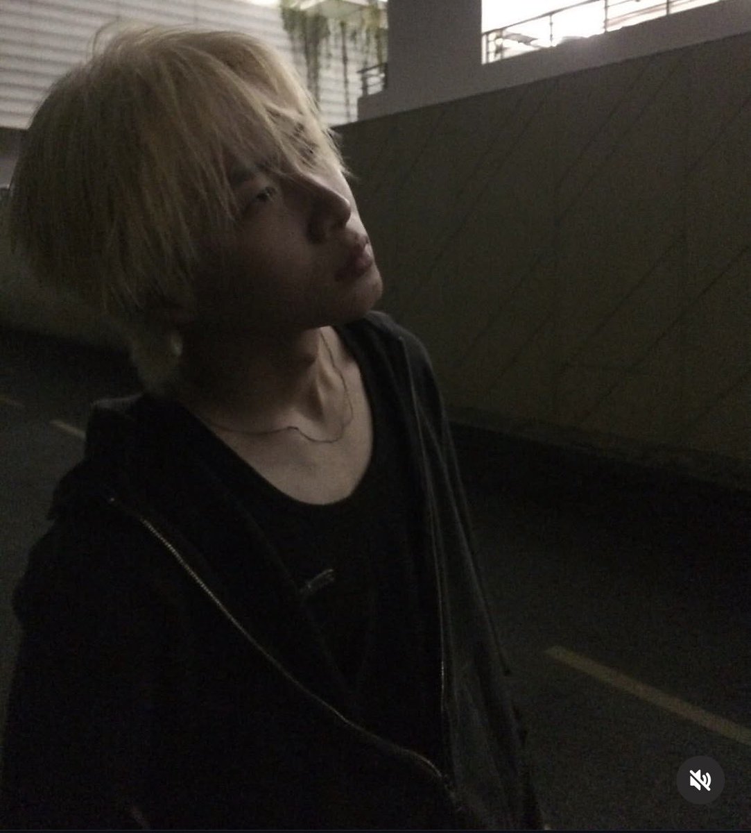nrosahcap's tweet photo. แจกเงิน 100 บาท 1คนคับ  รีเลย
น้องจั๋งย้อมผม กับมีงานเดี่ยว 😭😭😭

(สุ่มเจอเมนจั๋งเพิ่มอีก50บาท)

#JungT https://t.co/URJdDvkpWm