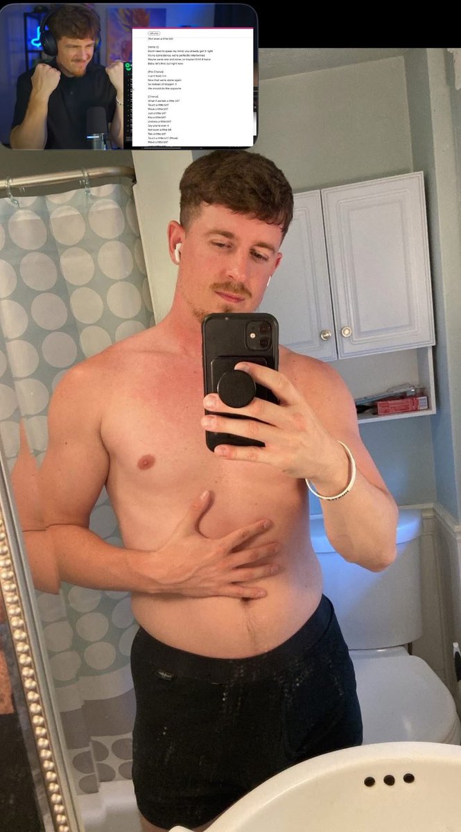 sableafterhours's tweet photo. @laoshly22 @dlovesleighanne there aren’t any leaks but if anyone was wondering, here’s a pic of him shirtless https://t.co/i1cPUzT2Y5