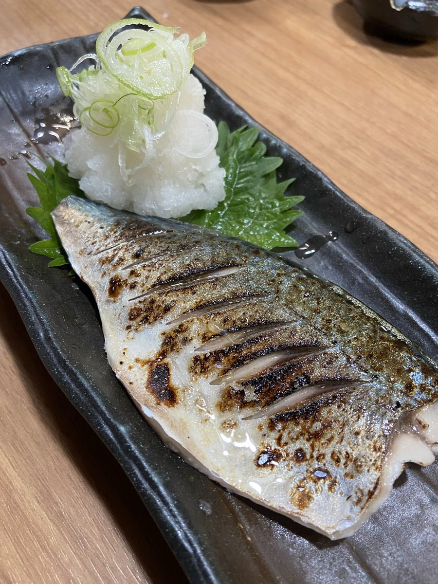 Pikabopf's tweet photo. 蒸し鯖と
豚ニラもやし炒め https://t.co/p1yGgBUZmO