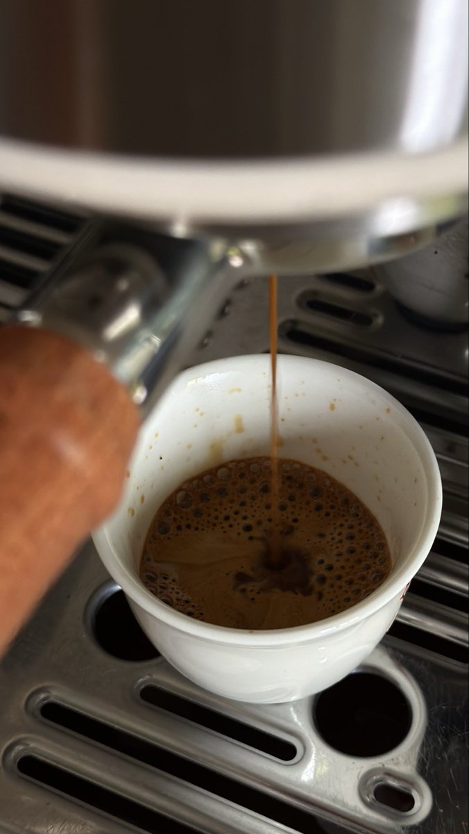 itstaifan's tweet photo. Today’s espresso — Saudi National Day🌴🇸🇦🤍. https://t.co/s0lhk9wyRg