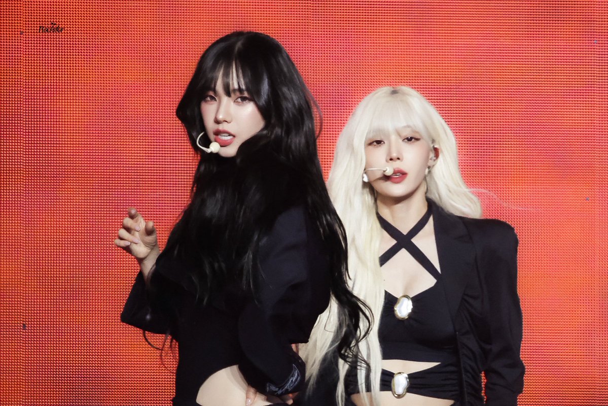 rockstar41101's tweet photo. 260911 MEXICO CITY

#KARINA #WINTER 
#지민정 #JiminJeong 
#에스파 #aespa https://t.co/PMlVZFkYXj