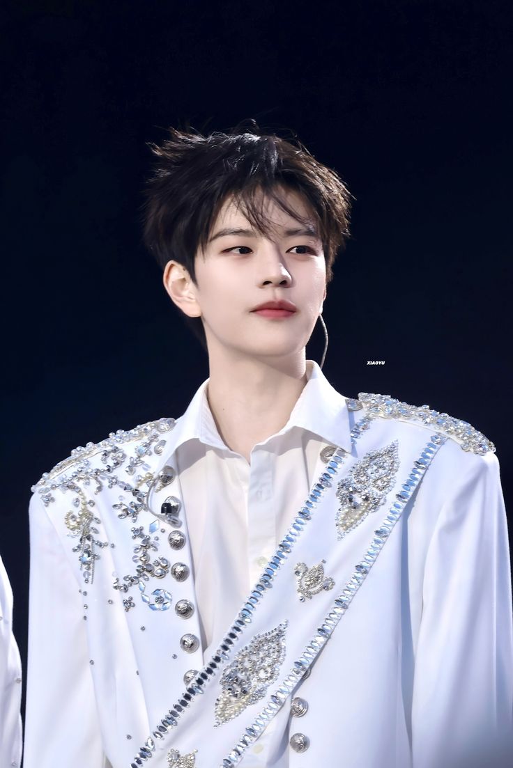 2leeno_skz's tweet photo. 완전 땨땨왕자님이자나….🥹👑👑 https://t.co/8Ic0guRaZj