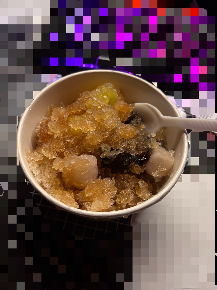 Zzz_c202_2's tweet photo. 嚴肅嗑冰🍧 https://t.co/NZvjeL1fWm