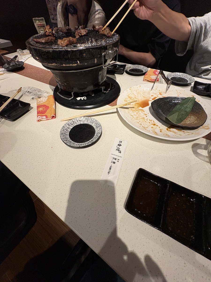 osaka_sk423's tweet photo. 本日は前勤務先の飲み会へ👍
焼肉、お酒美味しい😋 https://t.co/6anHHKlpod