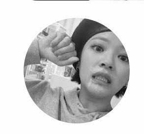 catagi28's tweet photo. こんばんは！
また✖️5、連続投稿になりますが、オススメのYouTuberがあるのでご紹介します！
それは、ワールド TWICE2チャンネルさんです！
最初は、shortでのTWICEの動画をみて可愛いなと思いました！著作権の問題でモノクロにしてます！ https://t.co/B67eOgCtWb