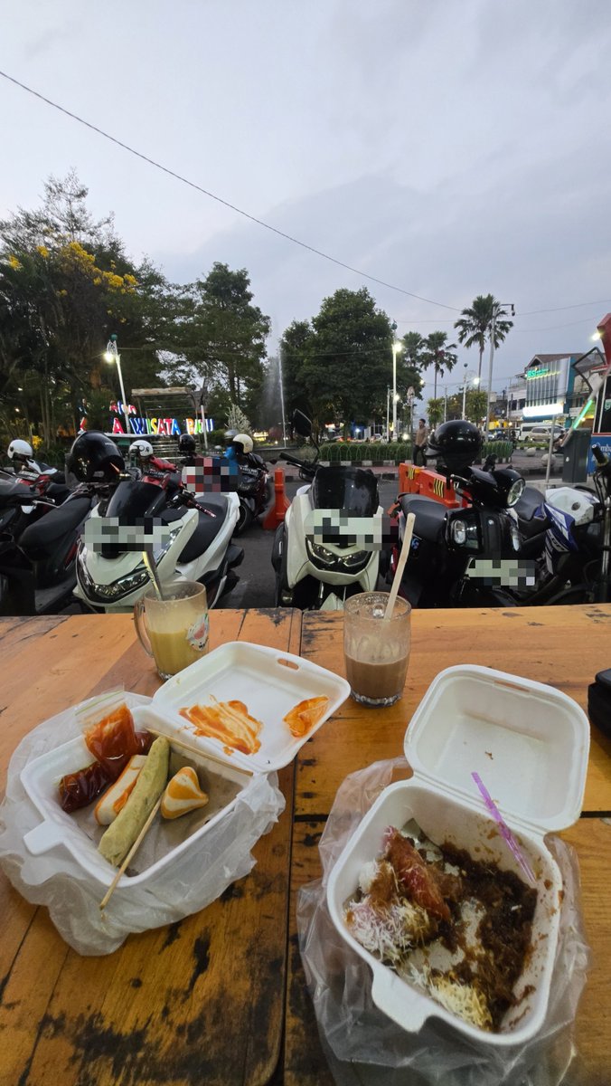 trexgrd's tweet photo. nyusu dulu sama ayang @Jay54886755 https://t.co/xTwBvkbcl4