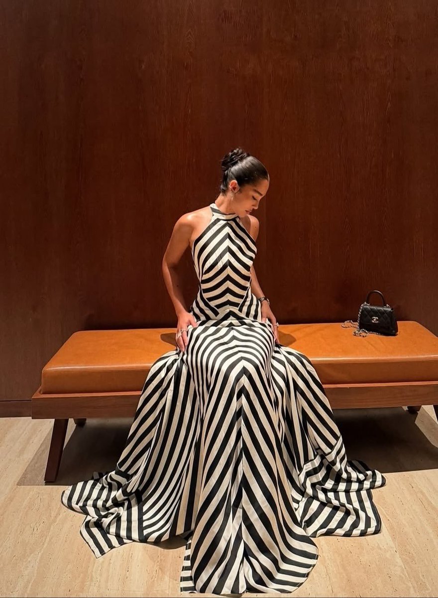 allurehaven's tweet photo. Stripes were never boring. I just proved it https://t.co/O8R5dNR9BO