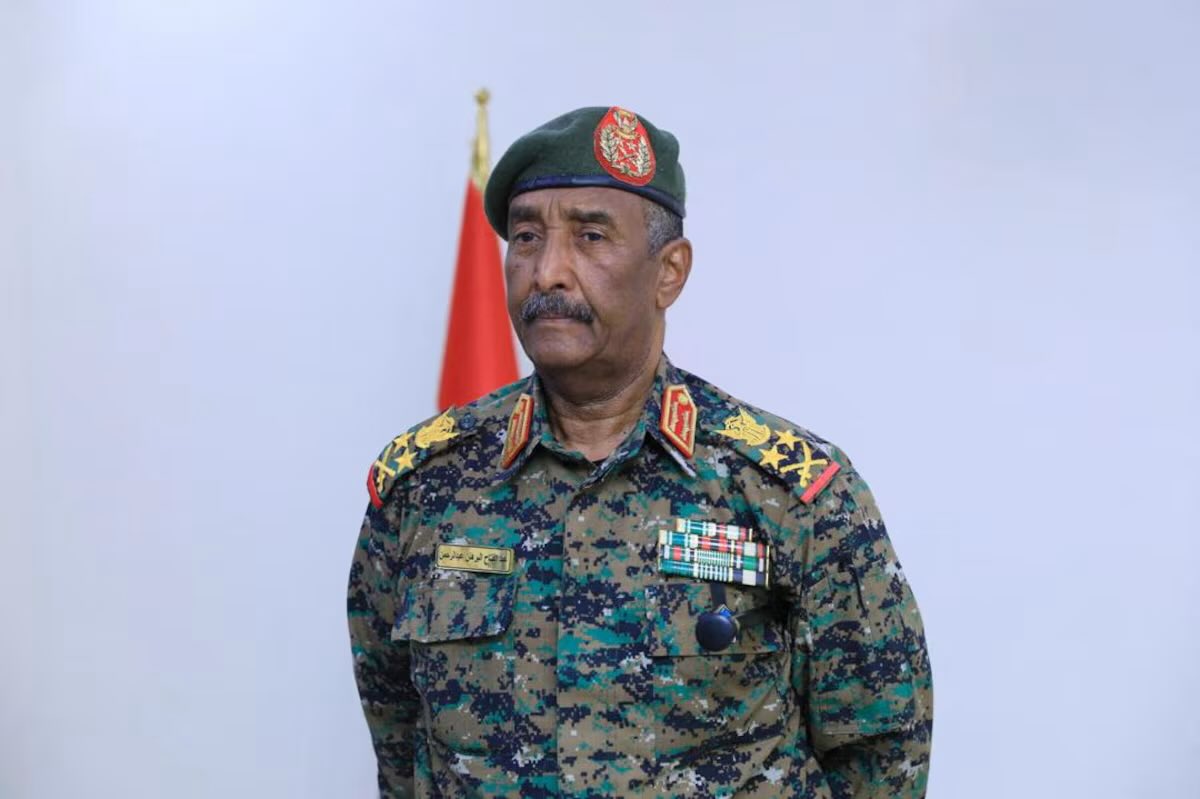 diaabilalr's tweet photo. 🖐️لا تقلبوا الآية

(أمريكا لم تمنع البرهان من الحصول على التأشيرة، بل البرهان رفض التأشيرة المشروطة).
☝️👌

المسألة ليست في منح التأشيرة أو منعها، وإنما في رفض القيد الذي أرادت واشنطن فرضه على الزيارة. https://t.co/O5o7RNr0BP