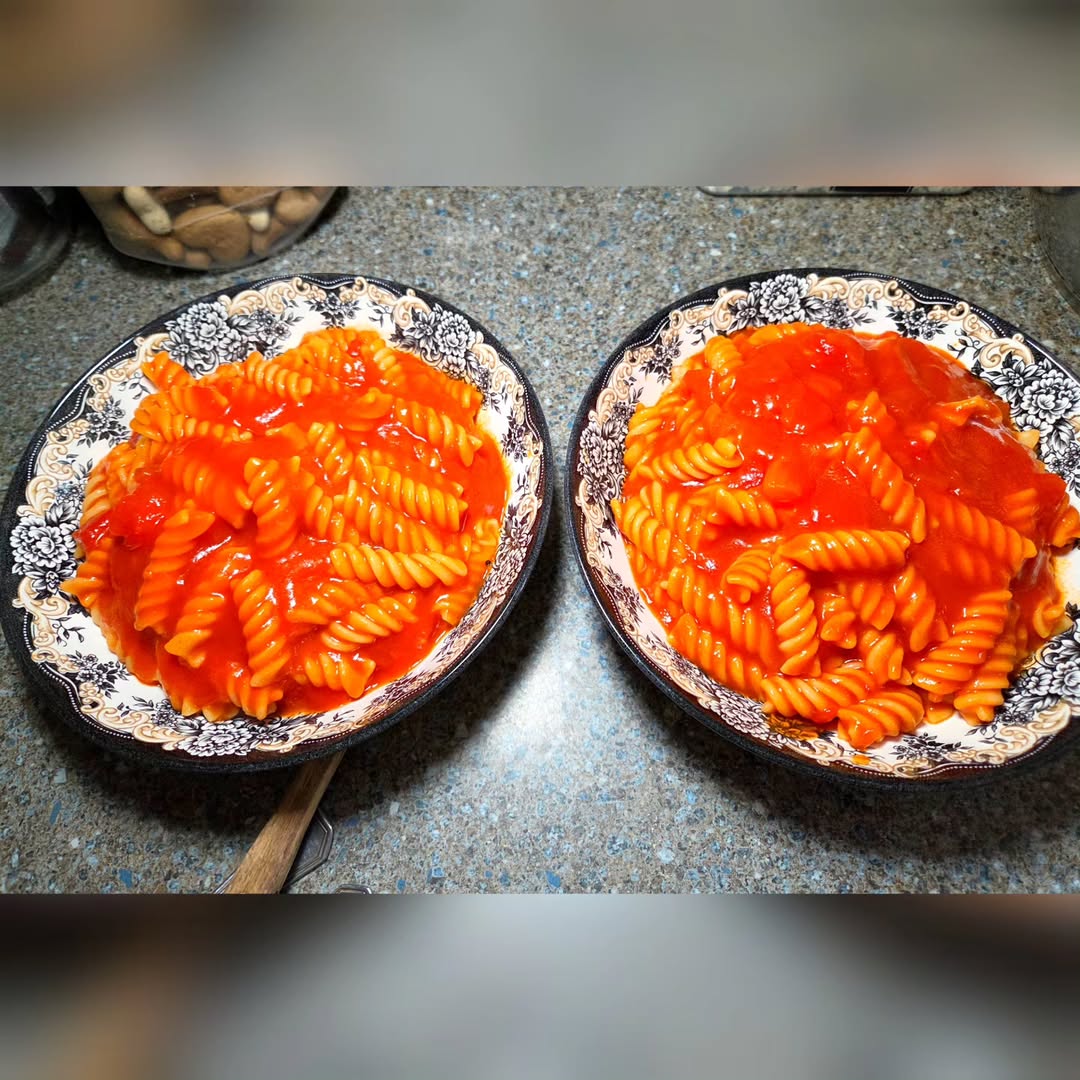 WilliamHelf0c's tweet photo. Feta and Tomato Sauce Pasta

Pasta, fried tomato sauce, and plenty of feta cheese. I picked up this fried tomato sauce at Lidl, and it’s absolutely stunning. Inspired by a similar dish from Eat With Loz, I’ll definitely be making this again. https://t.co/JmXYKlEf8j