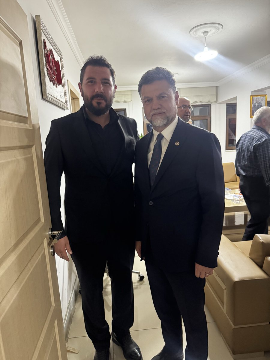 aladdinygit's tweet photo. Milletvekilimiz Sayın @mnedimyamali ��nın katılımlarıyla gerçekleştirdiğimiz İlçe Danışma Meclis Toplantımız sonrası ufak bir hatıra fotoğrafımız.😊
Kıymetli Vekilimize teşekkür ediyoruz.🤝
#beypazarıakgenclik https://t.co/2QjsZzhWXi