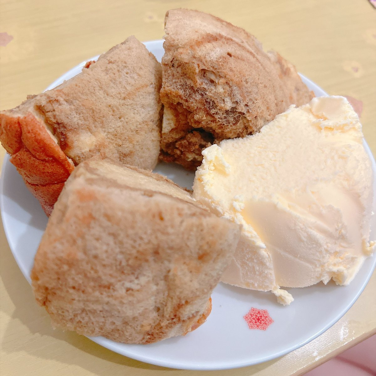 syatiku88's tweet photo. 休み最後の日にシフォンケーキを焼いた https://t.co/D4f2d8j5l7