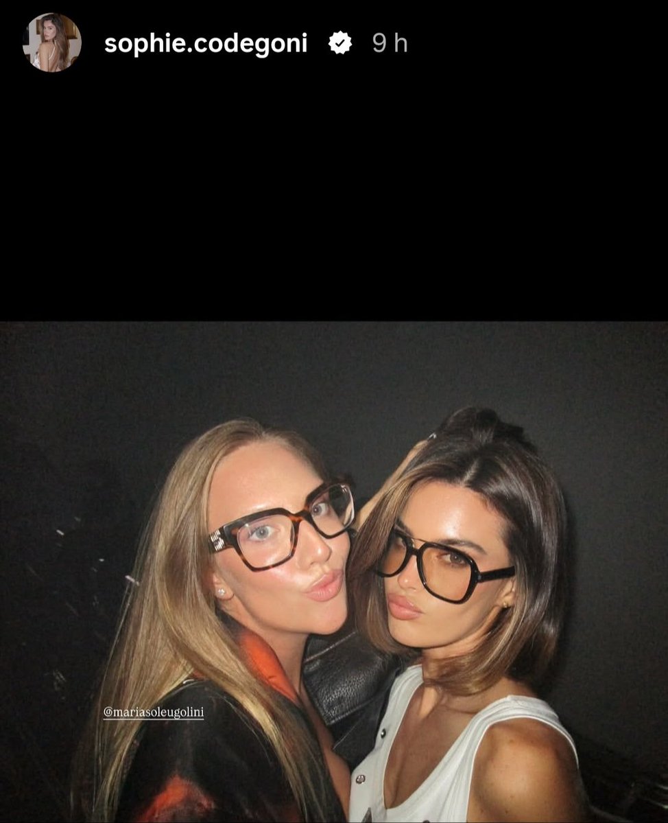 StefaniaRolle13's tweet photo. Gli amici veri sono per sempre๐โค๏ธ
#sophiecodegoni https://t.co/2js0XBKUU4