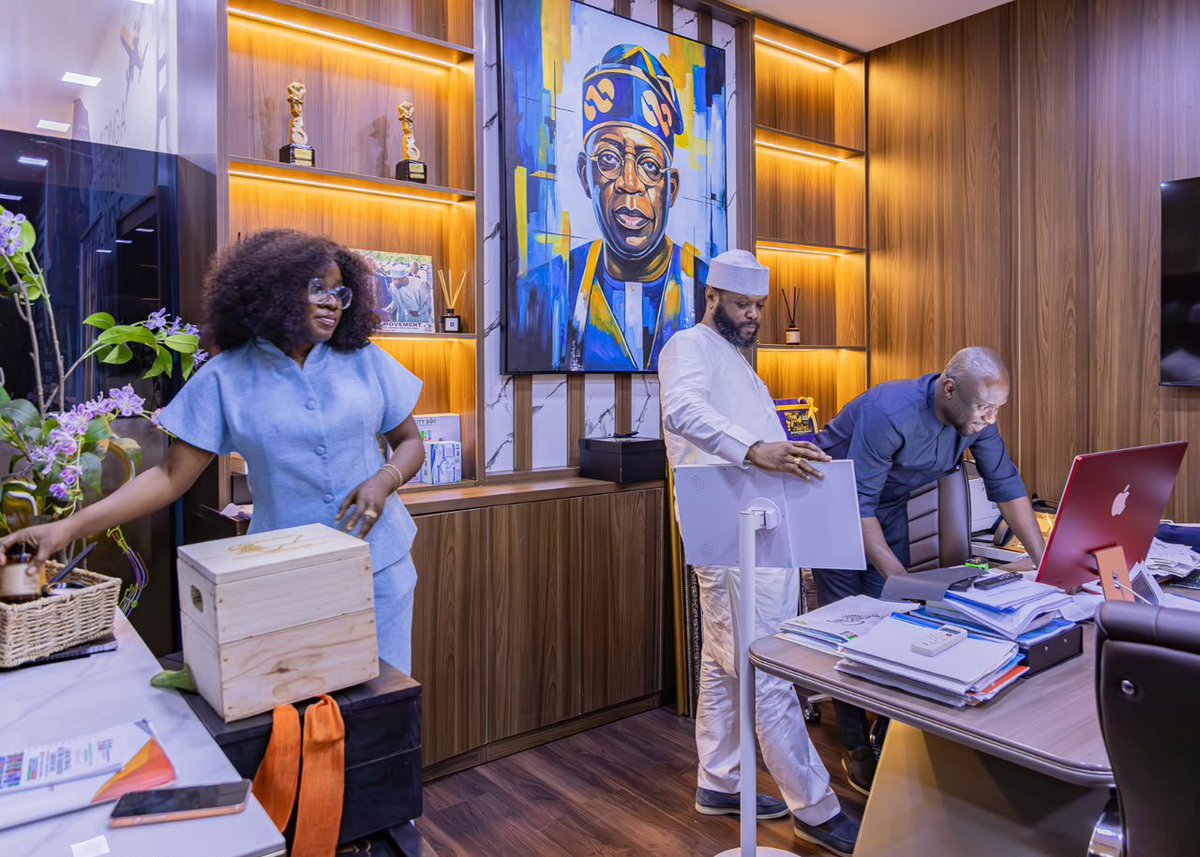 shoga_francis's tweet photo. It is always refreshing to have our Patron, Barr. Seyi Tinubu (@STinubu), around. Yesterday, I briefed our esteemed Patron at a strategic meeting where we reviewed our milestones in the last few weeks and mapped out our next moves.

I took him through our grassroots mobilization across states, our youth engagement drive and how we have amplified the Renewed Hope Agenda.

As a Movement, we are determined to ensure President Bola Ahmed Tinubu, GCFR, stays in office till 2031.

— Tosin Shoga