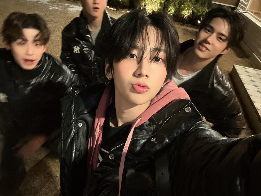 iluvsoongmo's tweet photo. 나만잘나오면그만 https://t.co/ToUD3pUZFe