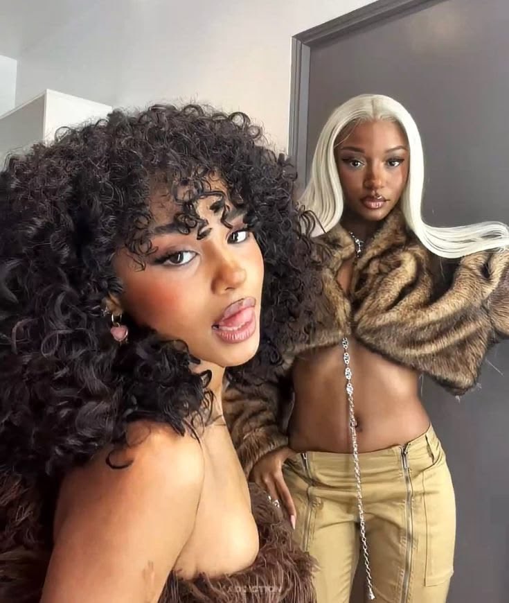 TYLASKISS's tweet photo. They dropped the best albums this year by the way https://t.co/JdDRCbXiBD