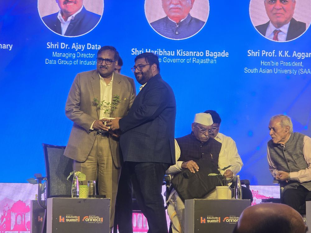 dataingenious's tweet photo. A Proud Moment for Data Ingenious! 🌟

We were honoured to witness Dr. @ajaydata , Managing Director, Data Group of Industries, being felicitated on stage for his contribution and leadership.   

#DataIngenious #EduSkillsSummit #EduSkillsConnect #Technology #Innovation https://t.co/0L0y1qodNK