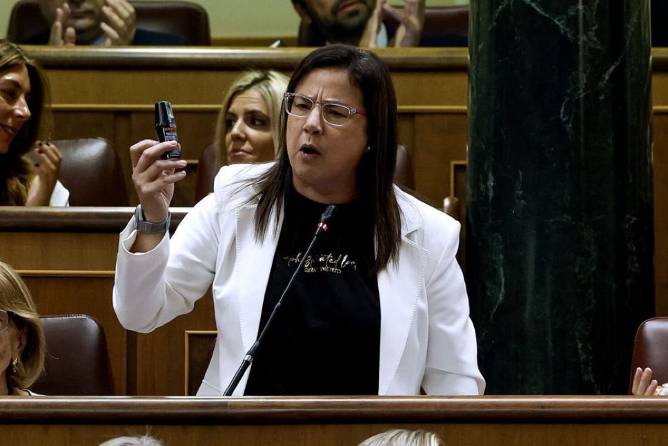 GDGC240977's tweet photo. El PP …
El Congreso precinto varias zonas y un baño porque alguien esparció líquido tóxico … 
El alguien ? https://t.co/GzWcPYrSUt