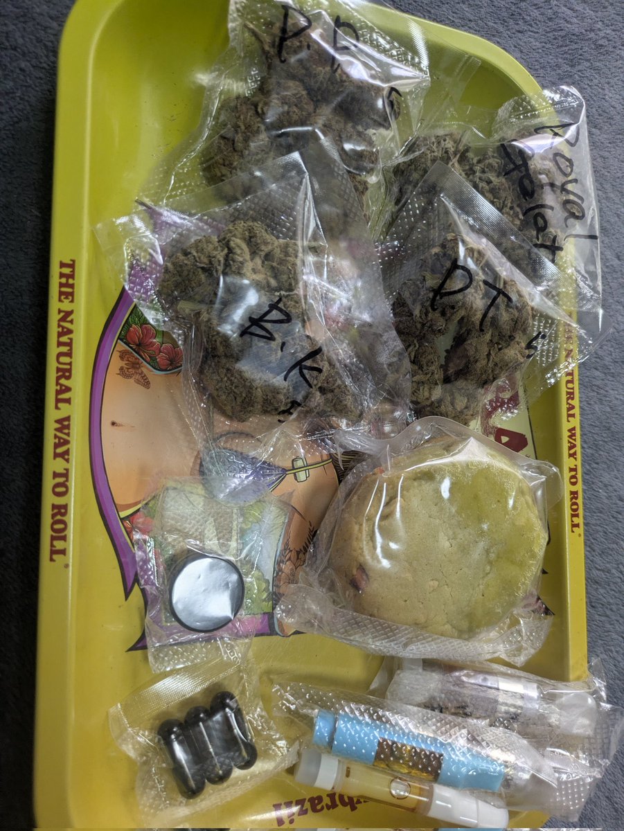 BrianEmereje's tweet photo. 🤯Special BOX🎁 https://t.co/MsaQJkNrBw