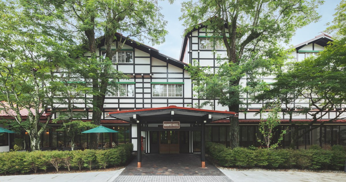 DestinaHotels's tweet photo. 軽井沢初の西洋式ホテルで、国の登録有形文化財に登録されいる「万平ホテル」

ジョン・レノンも3年間、毎年夏に1か月ほど滞在しており、国内ホテルの中でも屈指の品格を誇る。

ジブリ映画『風立ちぬ』でも登場したあのホテルのモデルにもなったと言われてるので是非行ってほしい！
 #ジブリ #ホテル https://t.co/6jyWO11OEn