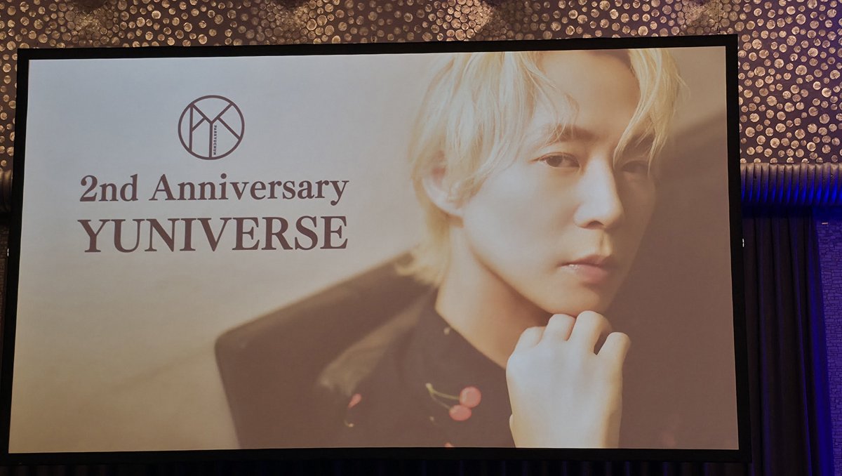 nao6002_giga's tweet photo. 憧れの場所で感動の2周年をお祝いが出来て 本当に嬉しかった
一部も二部も最後は一緒に泣いてしまったけど😭
自分らしく自分の思うがままに すごして行って欲しいと心から願います🙏
そしてずっとこの先も一緒に「夢かたり」…続けられら幸せです💙
#ユチョン
#デビュー2周年記念イベント
#YUNIVERSE https://t.co/UU6W8QaQvb