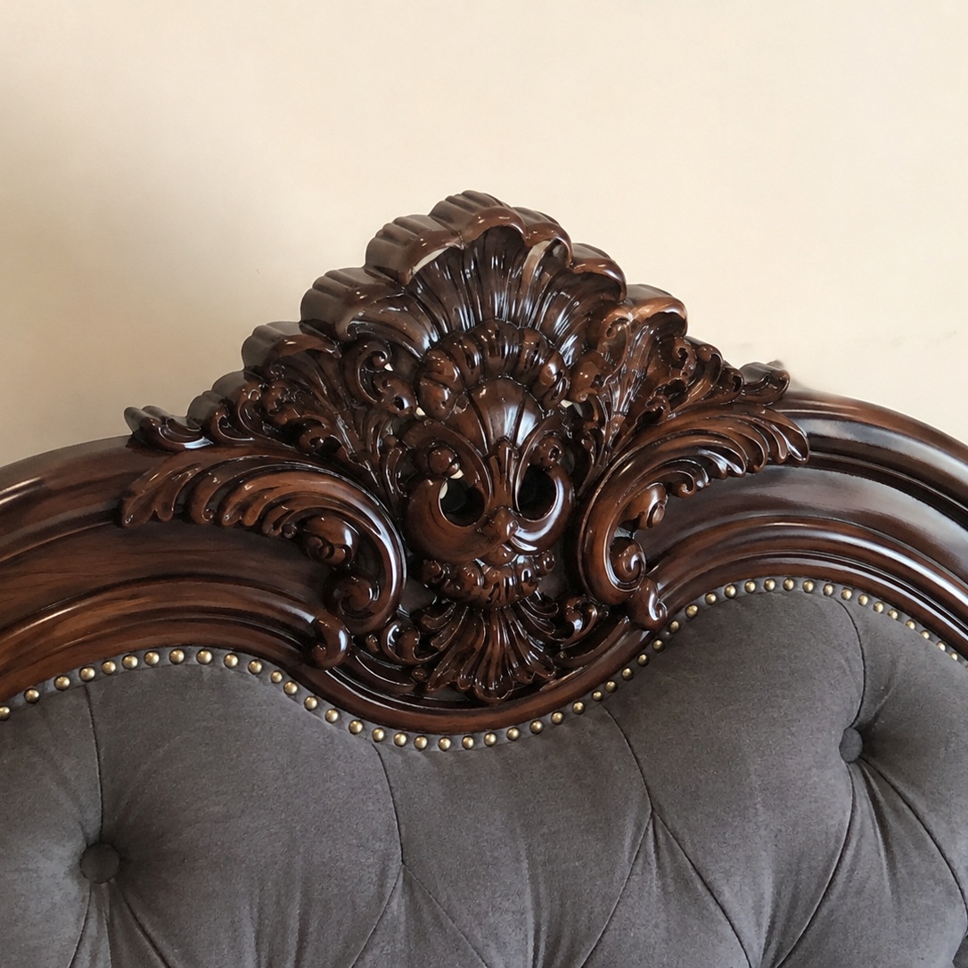 RobbieLakelem's tweet photo. Experience timeless luxury with our handcrafted solid teakwood bed, featuring royal hand-carved details and an elegant upholstered headboard. Perfect for luxury bedrooms, villas, and premium interiors. DM for customization. https://t.co/0Iee9r88Yp