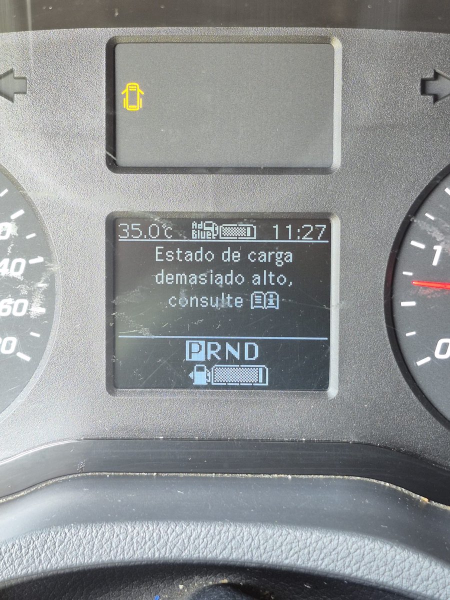 Dante346453's tweet photo. @EmergenciasMad @SAMUR_PC Hola, gracias al Gerente  del #SUMMA112 Pedro Muñoz Sahagún y a @FatimaMatuteCM y @IdiazAyuso tenemos los vehículos que se caen a pedazos. Os importaría prestarnos alguno para poder seguir trabajando con seguridad y en condiciones? Os dejo fotos del estado de los vehículos. https://t.co/fdkkKYQvjz