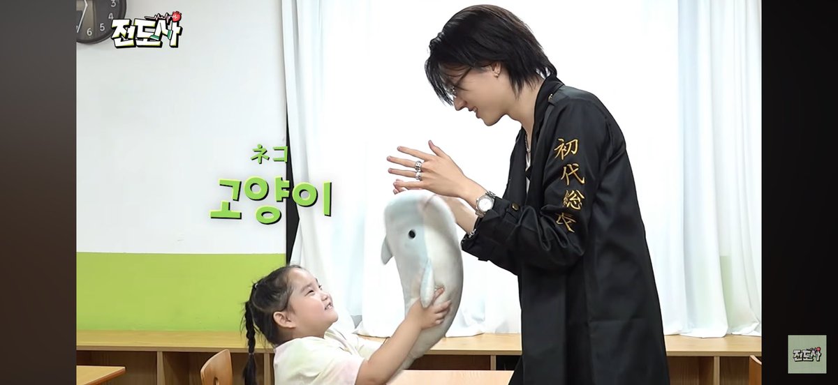 4knku's tweet photo. ハルトくん結構子供に対して可愛い可愛いしてるイメージだったけど理解できないワールドすぎてばりタジタジだったのほんま美味しい https://t.co/nVZPqNSPIT