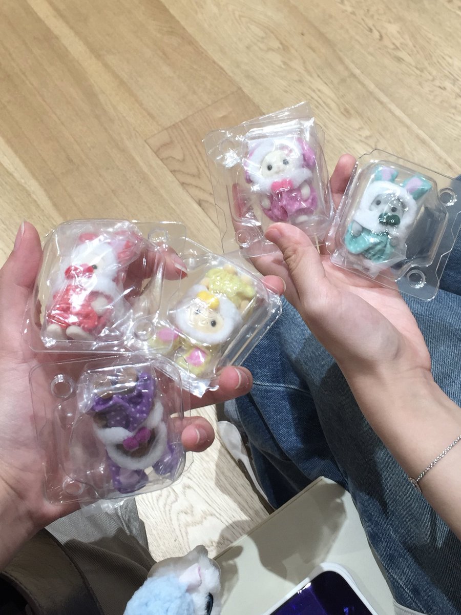 waaavw2's tweet photo. 용산 가서 실바 사구 청계천에서 파작 먹방….. (햄들다) https://t.co/jkrxUaHthf
