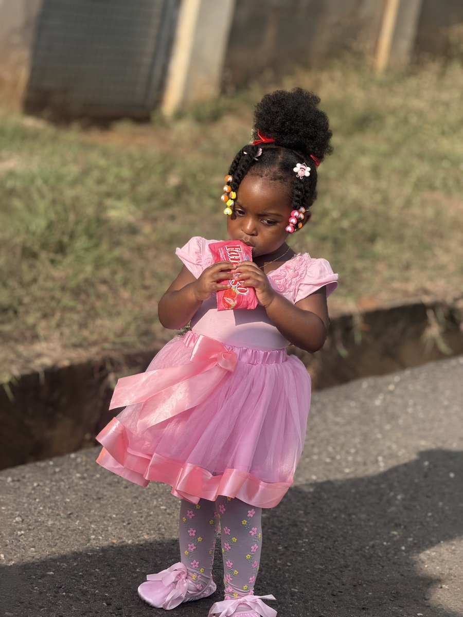 sallyofei's tweet photo. Free advert for @FanYogoGhana  😄🥰 https://t.co/22eFd3a0Xe