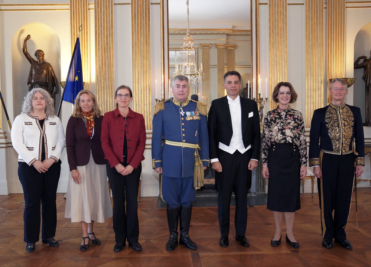 DorosVenezis's tweet photo. Deeply honoured to have presented my credentials to His Majesty King Carl XVI Gustaf as Ambassador of the Republic of #Cyprus to the Kingdom of #Sweden. A privilege to represent 🇨🇾 in 🇸🇪 and to strengthen our historic bonds.

Pictures courtesy of @Kungahuset &amp; @SweMFA
@CyprusMFA https://t.co/4CN0MocoNk