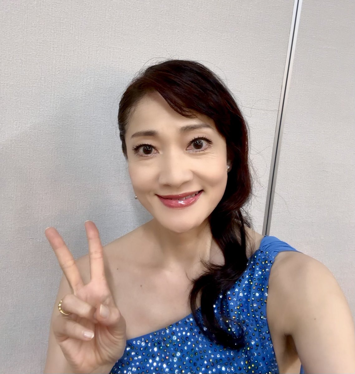 Shimada_Kaho's tweet photo. 先日、ロボコンの懐かしい動画に一言書かせていただいたところ、沢山の方からのいいねとコメントをいただき😭バースデーのお祝いコメントまでいただき😭とっても感激でした😭✨
ありがとうございます❗️

幾つになってもロボコンは私の原点です😊💓
これからも生涯、大切にさせていただきます✨

9月19日のバースデー当日には、「宝くじおしゃべり音楽館」新シーズンが宮城県多賀城市からスタート❗️
本番中、サプライズで小原孝さんとオケの皆さんでハッピーバースデーの演奏😃🎵＆振り返ると小朝師匠がケーキ🎂を持ってきて下さり😭お客様も温かくお祝いして下さり😭もう、何もかもが感謝ばかりで幸せな一日でした❗️😭✨

本当にありがとうございます❗️

この一年も、さらにさらに充実した一年にできるよう頑張ります❗️👊

by もとロビン😊💓