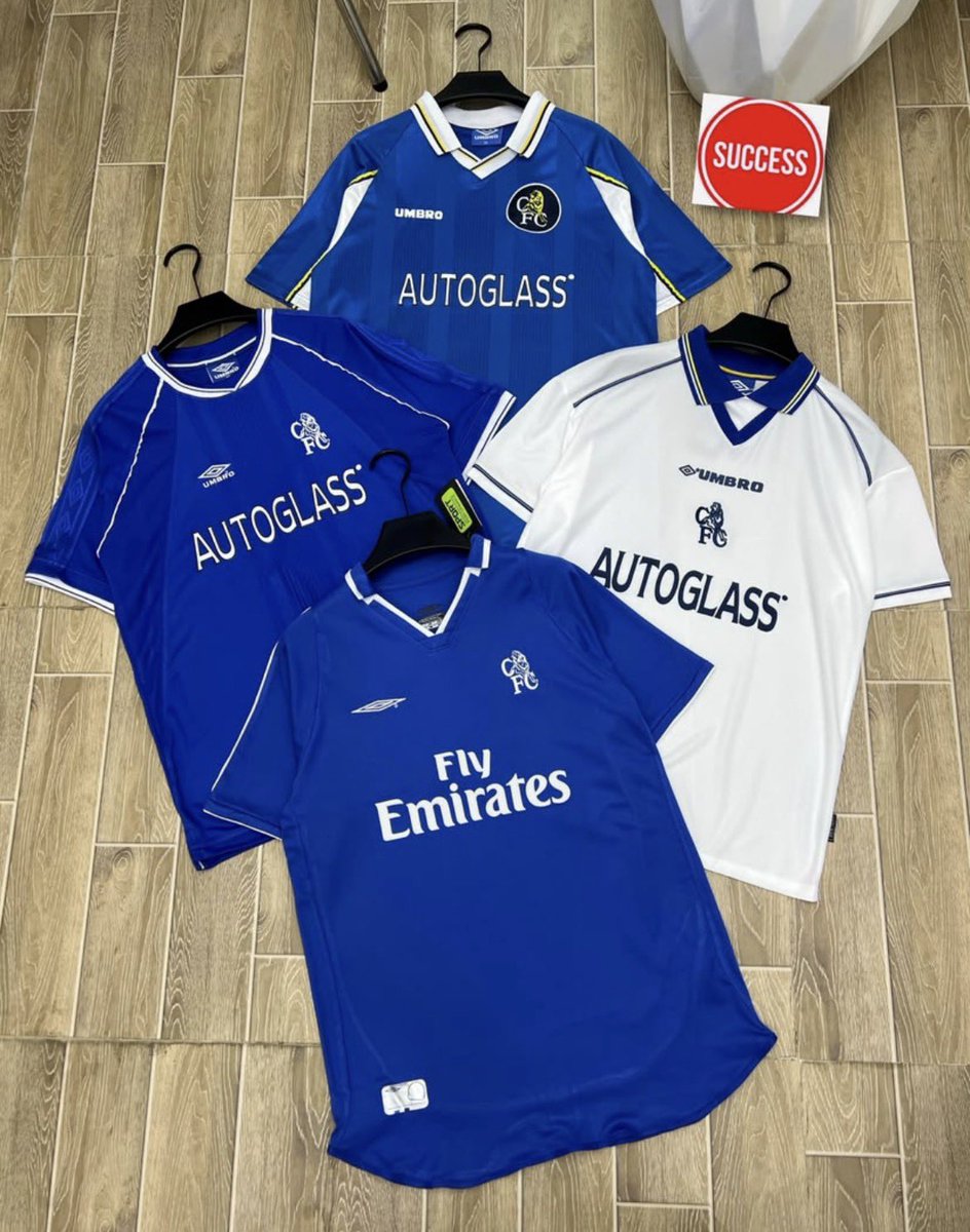 exchtrent's tweet photo. Back to the AUTOGLASS days. Vialli, Zola, Leboeuf era 💙 #CFC #RetroKit
🏷️25,000 https://t.co/6XeKE9wTy3