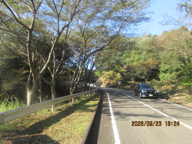 gemini_pf50's tweet photo. 徒歩で広島市森林公園へ登りました。途中10Minベンチで休憩したりしました。15年前はチャリで毎朝登ってたんですけど。88.9Kgが重すぎるんだと思います。 https://t.co/eeBfhqnLk4