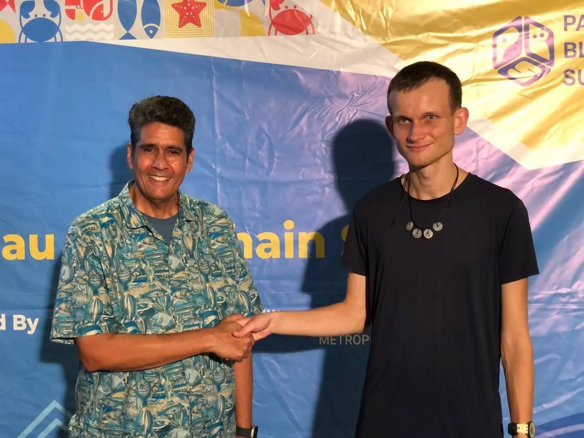 PalauConsensus's tweet photo. 🏝️ 帕劳，一个拥抱数字金融、开放而自由的太平洋岛国。
CZ 来过这里，V神也曾来到这里。

而现在，#FREEDAO 在这里发起了「帕劳共识社区」，我们正在尝试做一些很有意思的事情：

🌊 加密文化 × 海岛生活
🐠 MEME × RWA
🏠 数字游民 × 尼莫之家
🤝 线上社区 × 真实世界

我们想把那些原本只发生在社交媒体、社群和链上的连接，真正带到现实世界。

一起生活，一起旅行，一起创造，
也一起探索加密世界更多有趣的可能。
如果你也是一个有趣的灵魂，欢迎加入我们。

来帕劳吹吹海风，看看大海，
也许下一件有意思的事情，就从这里开始。🏝️🐠