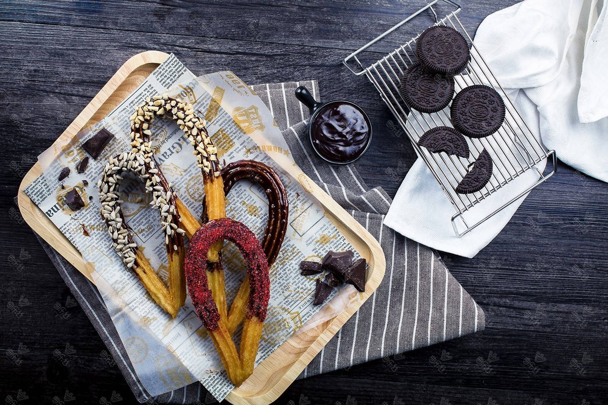 HienGlassenp's tweet photo. Nuevos churros con chocolate crujientes por fuera, cremosos por dentro! Compartimos esta delicia dulce contigo hoy , https://t.co/Kl3a2vB8gJ