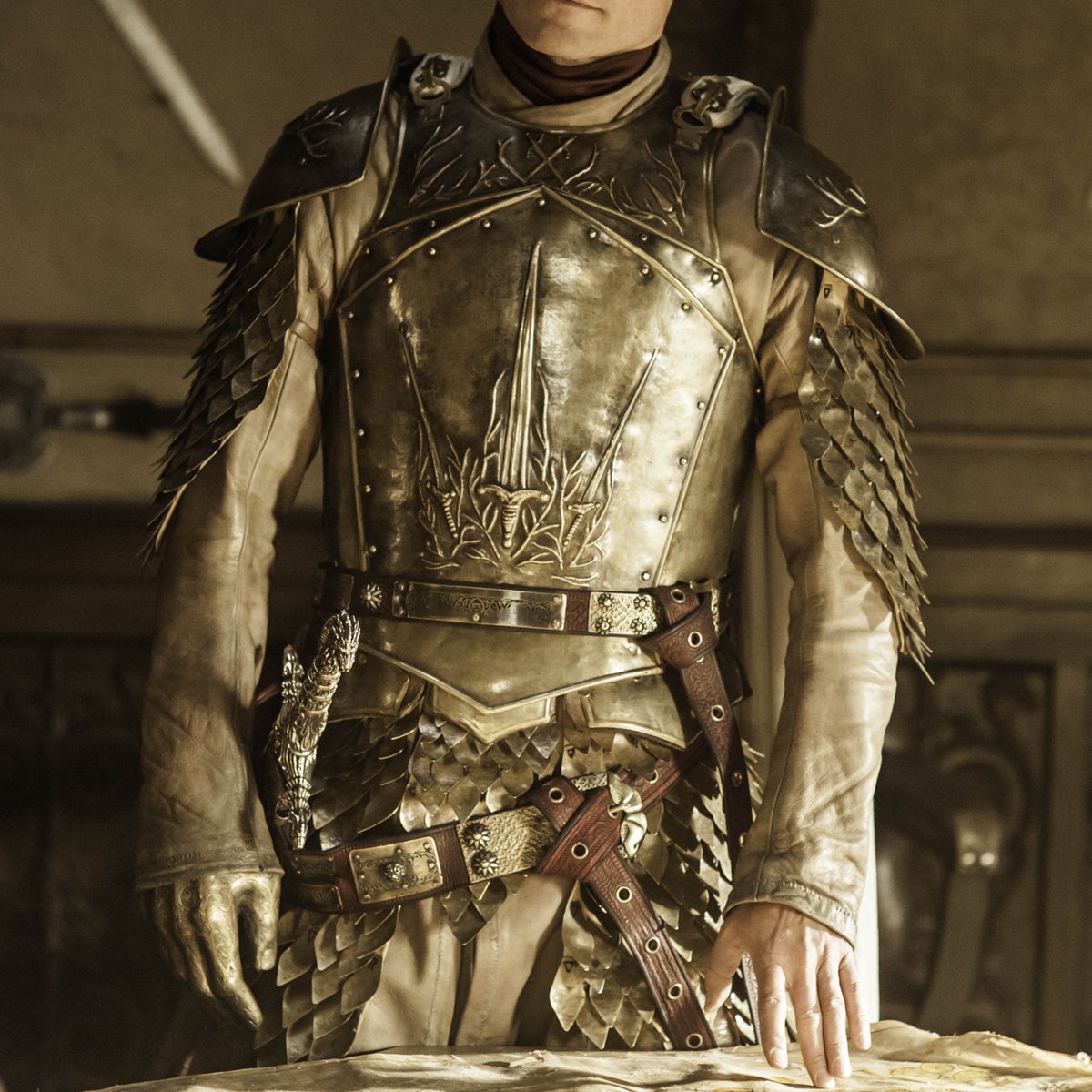 tinuveil's tweet photo. showing jon's "armor" out of all the amazing ones that were designed for got is definitely a choice. https://t.co/Sk9qNVluFU