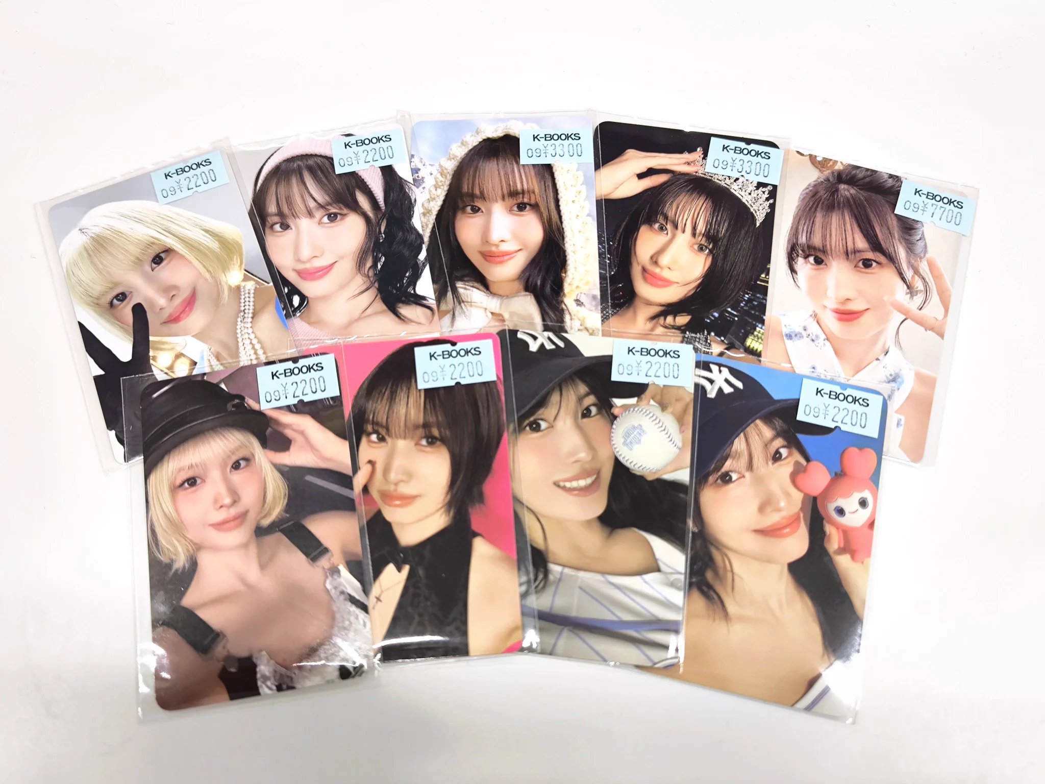 【希少】TWICE SKI BAR popup 1万円特典 トレカ モモ K-POP館プラス в X: „【入荷情報】 🍭TWICE／モモ🩷 ・スモア風バッグ