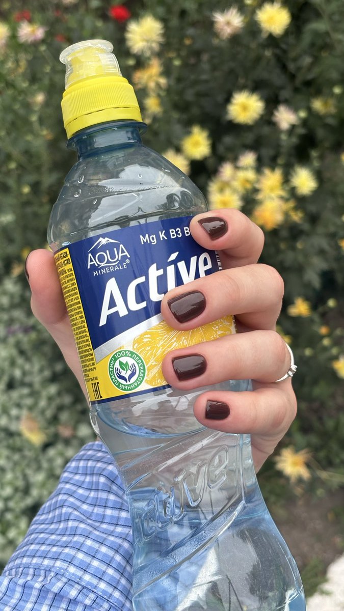 ratketion's tweet photo. хвастаюсь своим manicure 💅💅💅 

вы делаете маник? https://t.co/p6XPkAtNqt