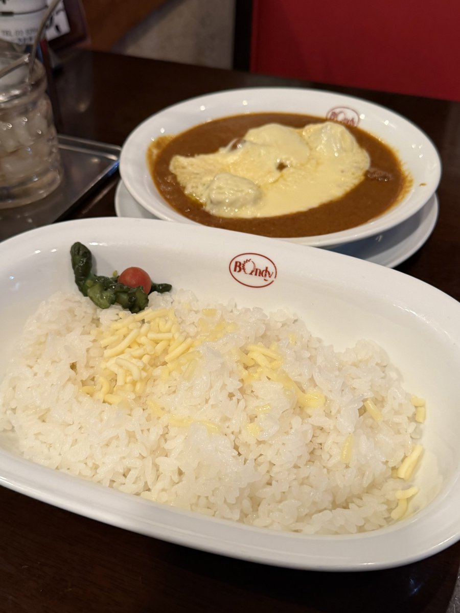ore_meshi29's tweet photo. 知ってる人は知ってる神保町にあるボンディの姉妹店、本店ほど並ばずランチでボンディのカレーが食べられるのは最高！相変わらずうまい… https://t.co/thf4sx4lPK