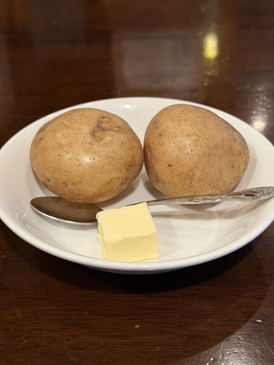 ore_meshi29's tweet photo. 知ってる人は知ってる神保町にあるボンディの姉妹店、本店ほど並ばずランチでボンディのカレーが食べられるのは最高！相変わらずうまい… https://t.co/thf4sx4lPK