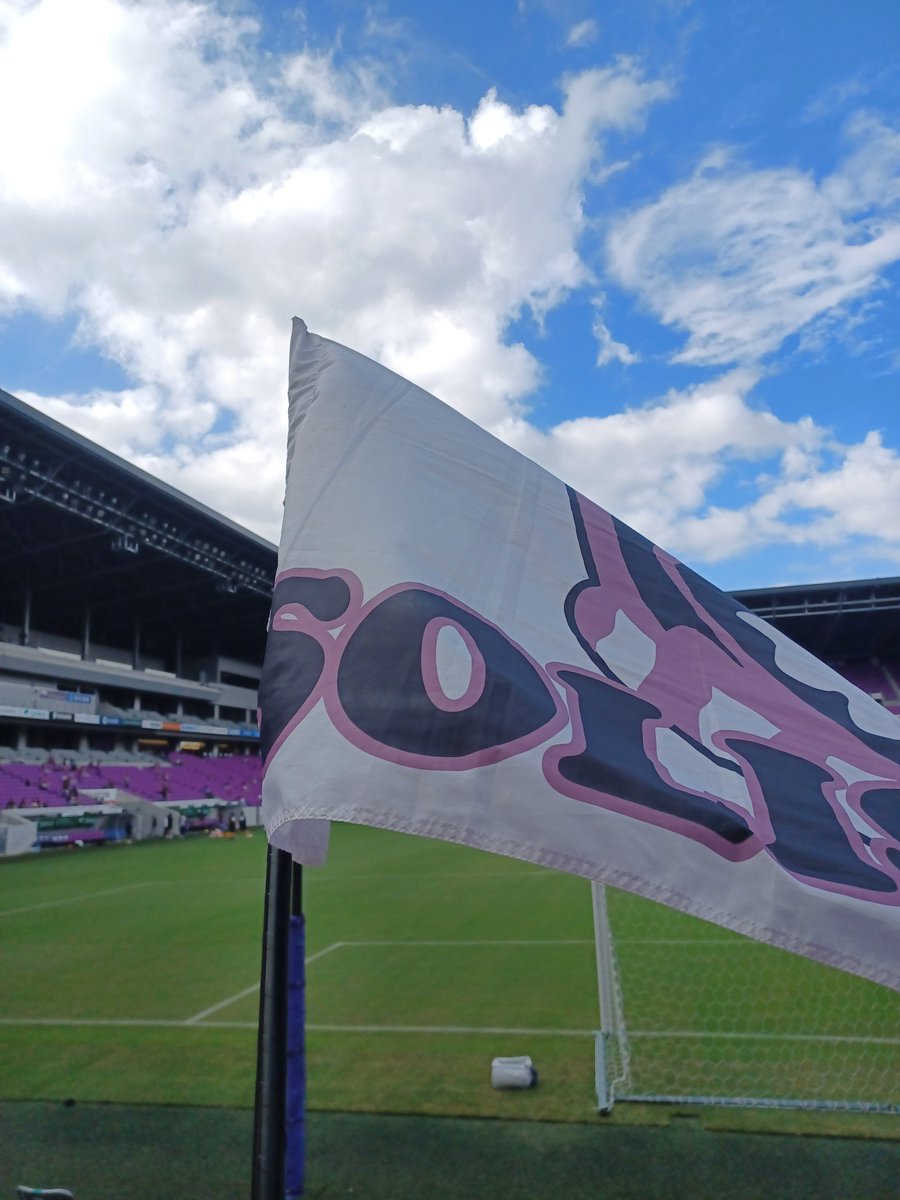 Chiba610M's tweet photo. 結果は残念でした…
選手は最後まで戦ってました！
胸を張って帰ります🫡
京都は絶対に天皇杯優勝🏆️してください🫡選手紹介や選手が最後の挨拶の際に大きな拍手👏をしていただきありがとうございました❗やはりリスペクトは大事ですね🙃
#藤枝サポ京都遠征 https://t.co/OHeL5mmJWo