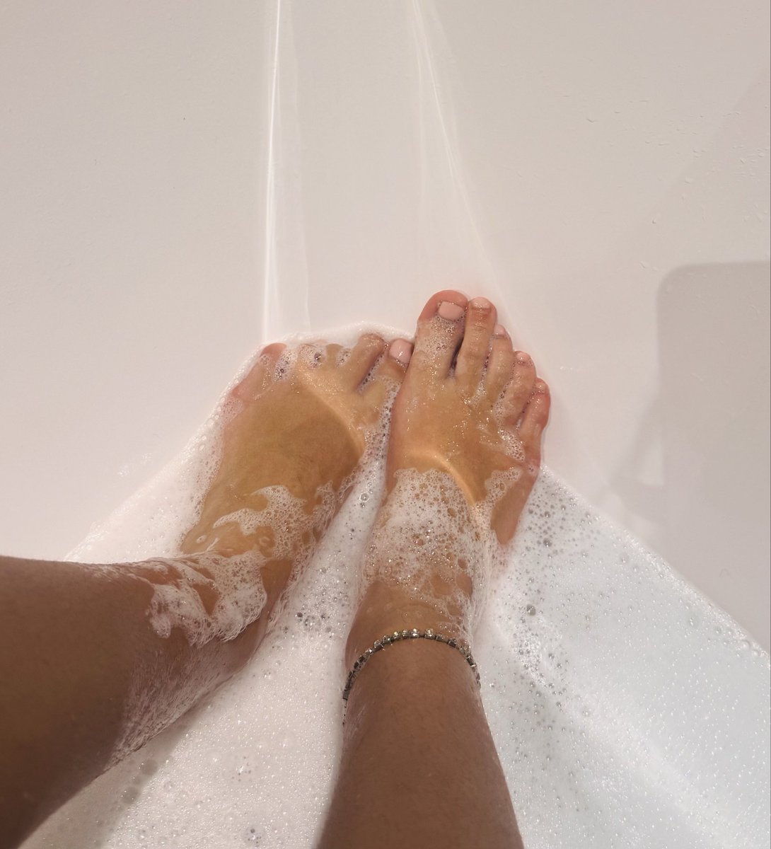 xFootPrintBaby's tweet photo. @Prettytoes69 A little preview for my favorites 👑🦶
Think you can handle this princess? 💕 https://t.co/kehrQP2tfq