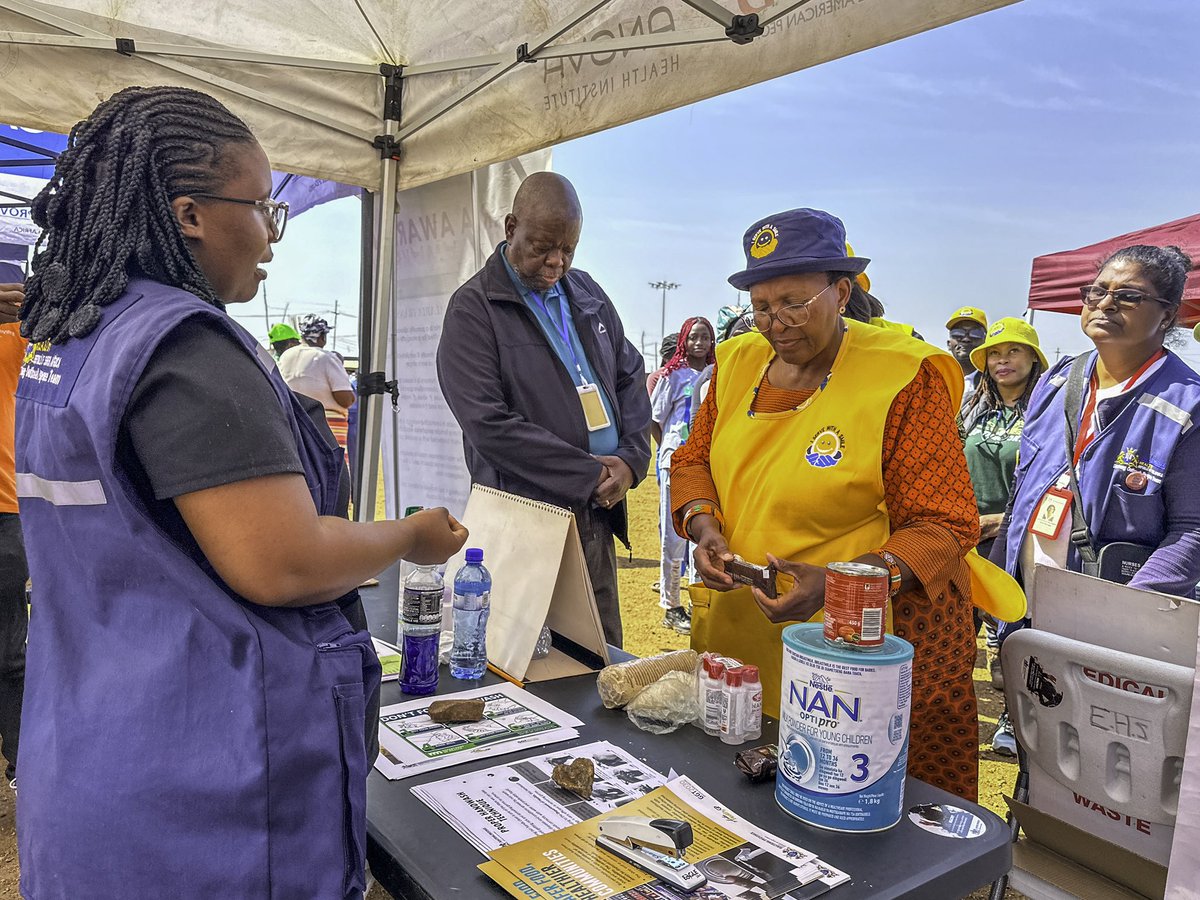GautengHealth's tweet photo. MEC for Health and Wellness, @FaithMazibukoSA, is leading the #Siyabaphilisa Outreach Programme at Lawley Extension 10 informal settlement, where the Gauteng Department of Health is bringing quality healthcare services directly to residents. The initiative aims to improve access to healthcare while promoting prevention, early detection, and timely treatment of illnesses. 
#AsibeHealthyGP #Siyabaphilisa #GrowingGautengTogether