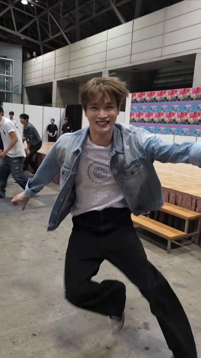 justlovesc's tweet photo. 250923 SUNBURST EVENT 

너무 신난거 봐 ㅋㅋㅋ

(cr: https://t.co/iWIPM391An)
#성찬 #SUNGCHAN #ソンチャン #라이즈 #RIIZE https://t.co/m6QHLX8TnQ