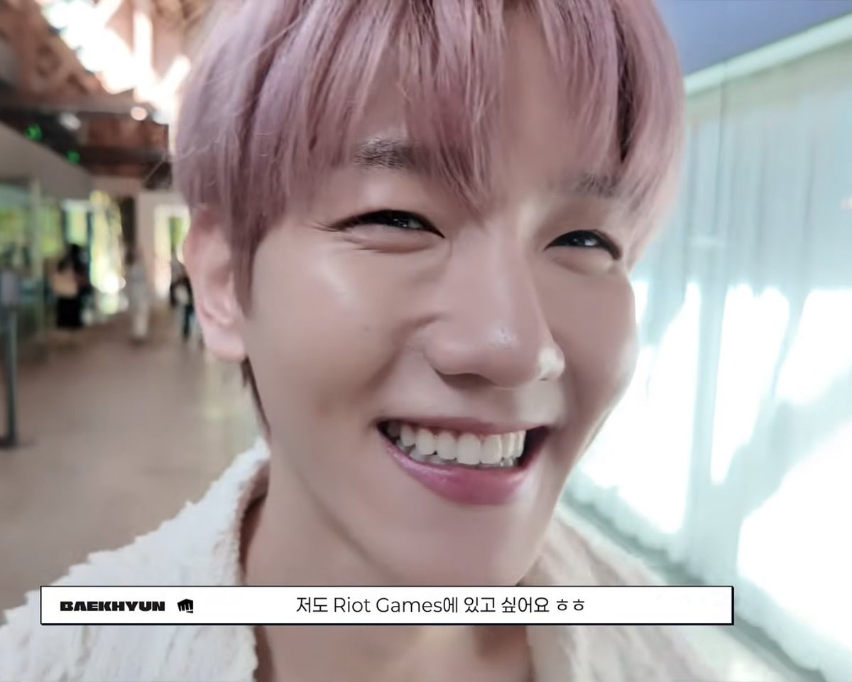 kyoongsverse's tweet photo. baekhyun all smiley 🥹 https://t.co/Khe9XRMJ3i