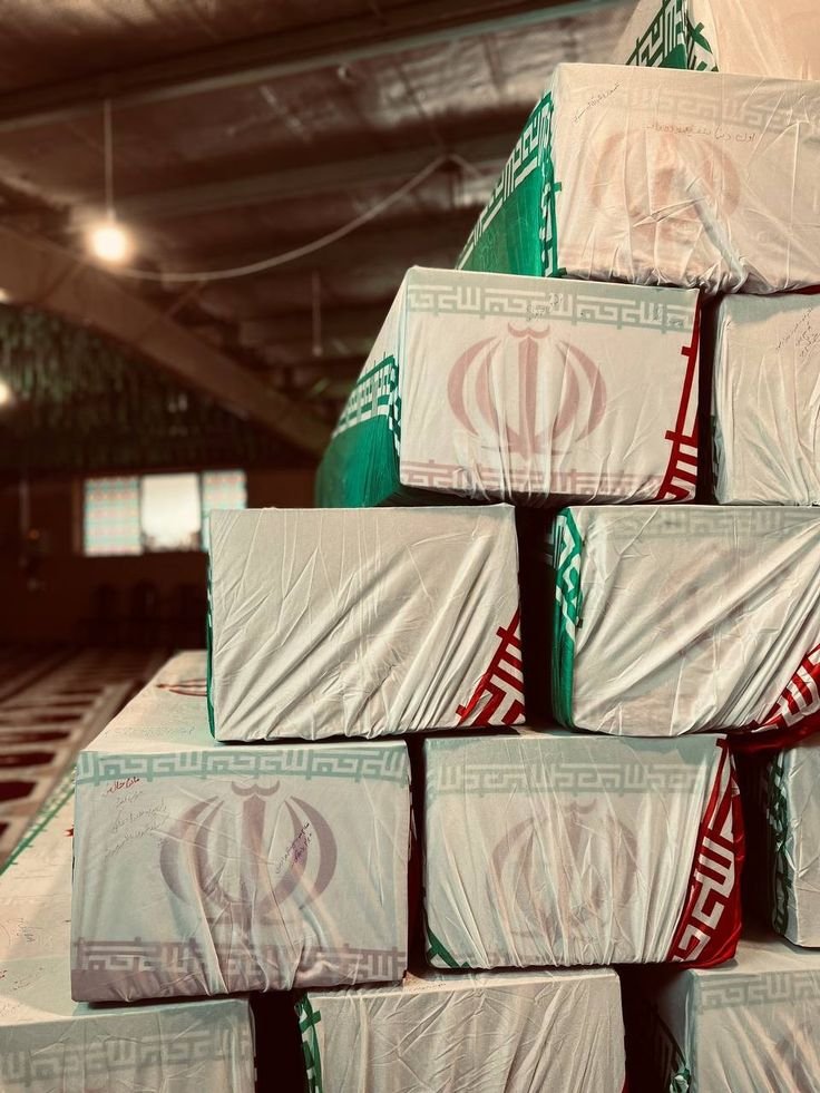 rastaradfard's tweet photo. جبهه مدرسه‌ای بود که
درسش ایستادگی بود
و معلم‌هایش مردانی که از جانشان گذشتند.

#مهر_مقاومت
#روایت_نصر https://t.co/ij2udiFBtF
